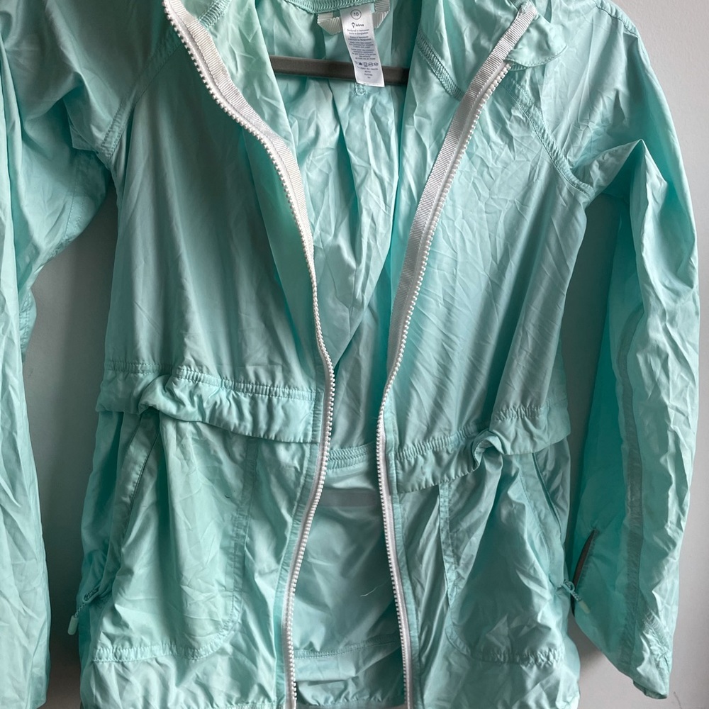 ivviva wind breaker